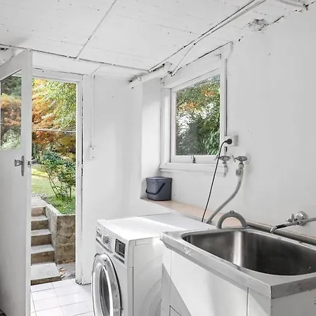Private Room In Pymble Near Train & Bus Sleeps 2 Exterior photo