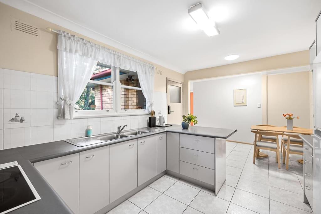 Holiday home Private In Near Train & Bus Sleeps 2 Pymble